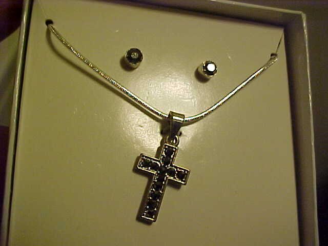 SILVER MARCASITE CRUCIFIX NECKLACE & PIERCED EARRINGS