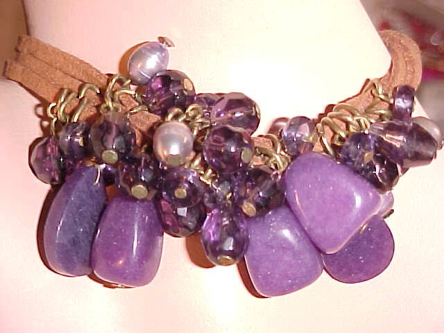 NEW PURPLE DANGLING BEADS & ROCKS BRACELET