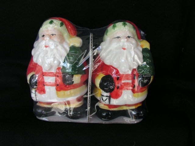 Santa Claus with Tree Salt & Pepper Shakers Dispenser