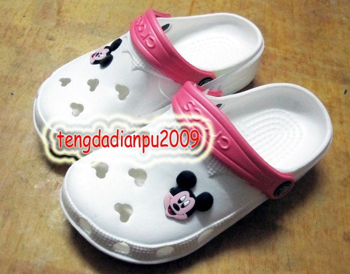 new CROCSâ„¢ DISNEY Mickey kid's shoe sandal sz:EUR 31/32