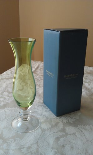 Reed & Barton Miller Rogaska Weston Bud Vase 9,5â Lime