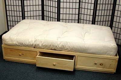 CAPTAIN'S BED