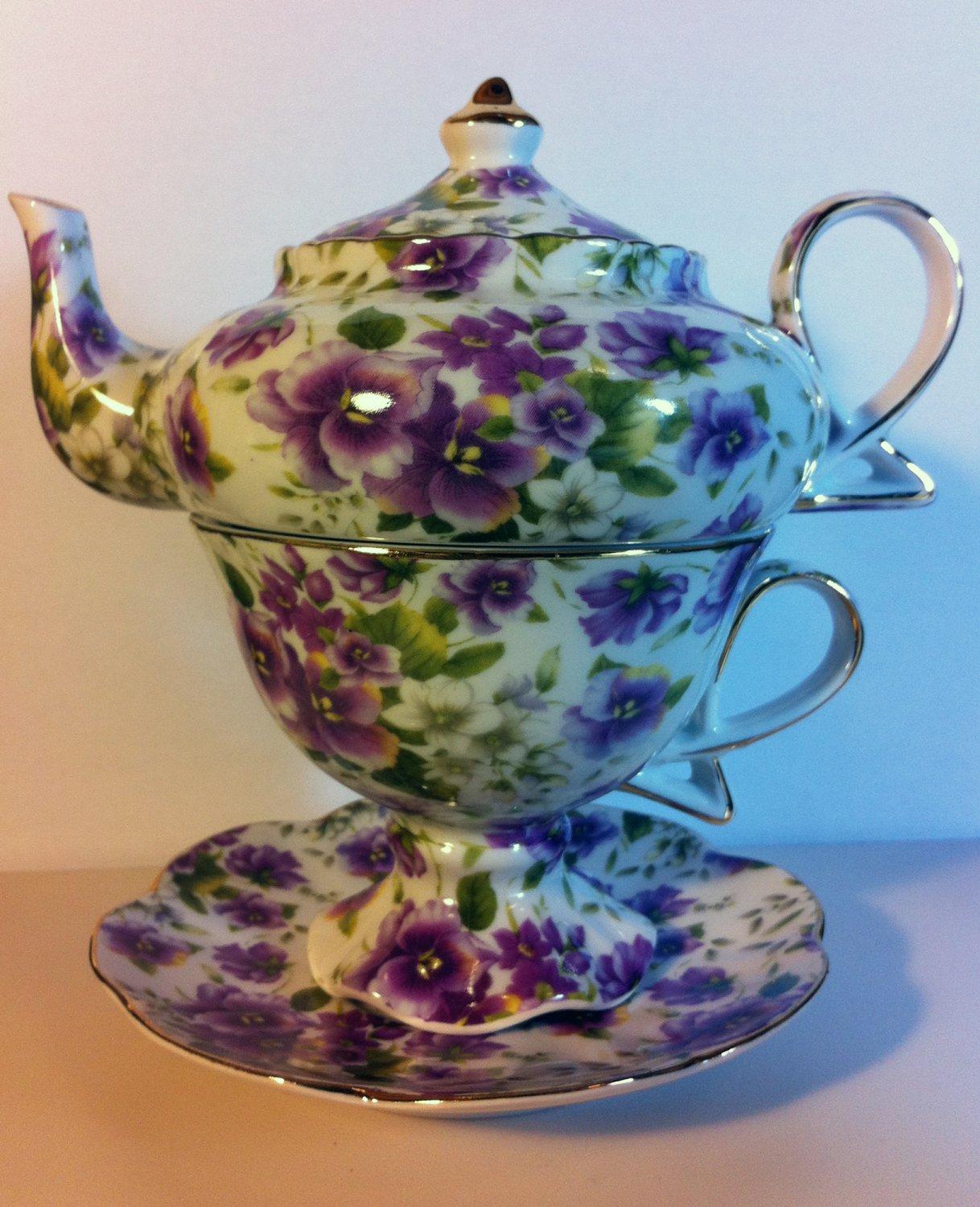 victoria's garden miniature tea set