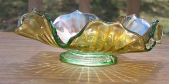 Carnival Glass Stippled Ray Bowl