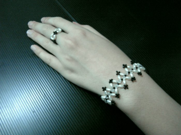 Pearl black