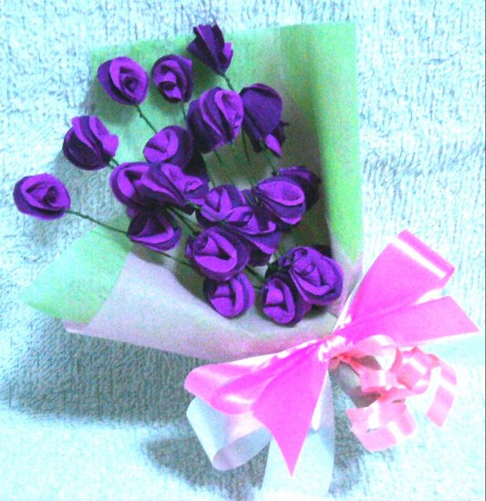 33 purple roses