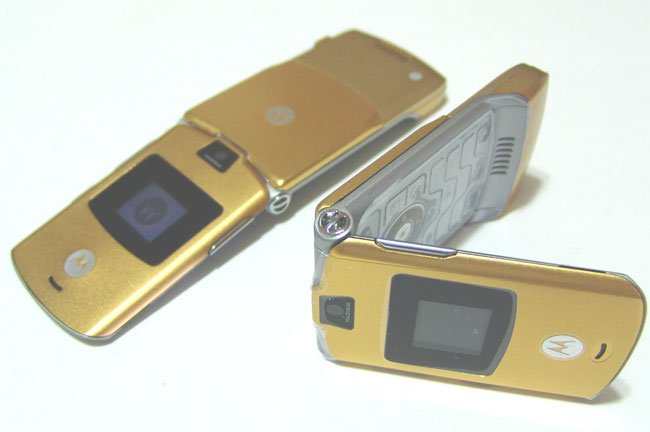 Motorola V3 Razr "Gold" Mobile Cellular Phone (Unlocked)