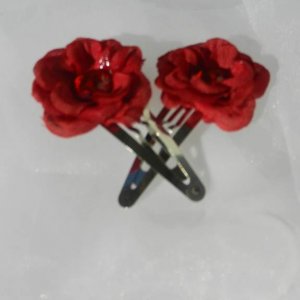 Mini Red Rose Jeweled Snap Clips