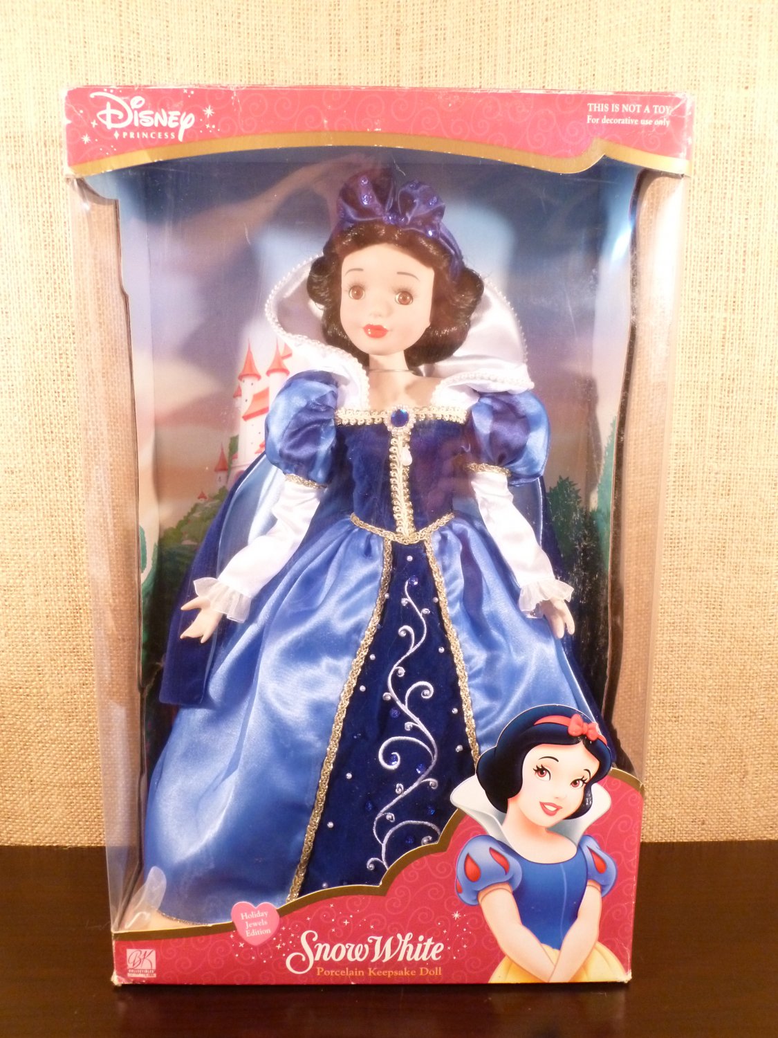 Disney Snow White 17 Porcelain Keepsake Doll 