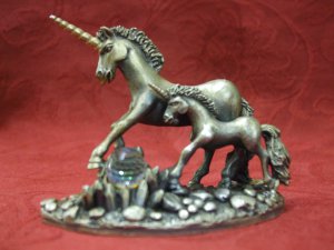 Tudor Mint Myth and Magic - The Unicorns Of Freedom (7cm Tall)