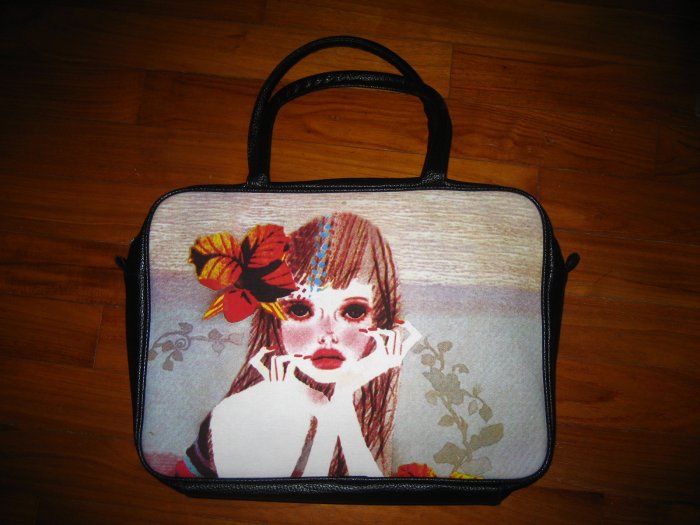 black tote bag