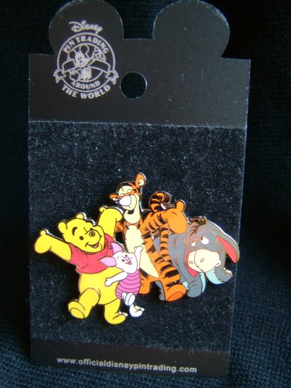 Disneyland PIN/BADGE (winne the pooh & friends)