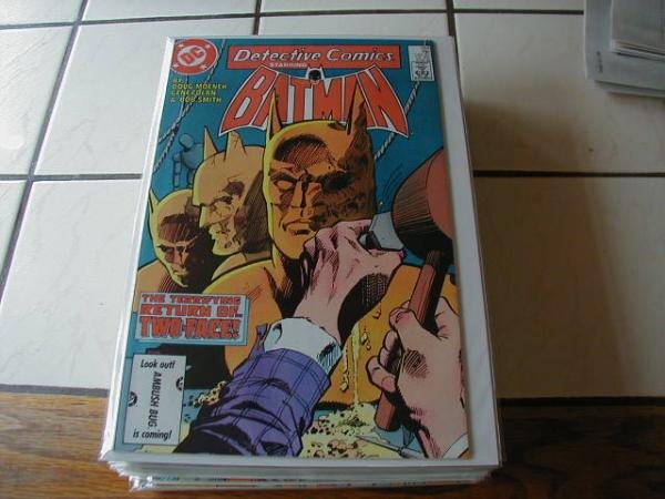 DETECTIVE COMICS #563 VF/NM