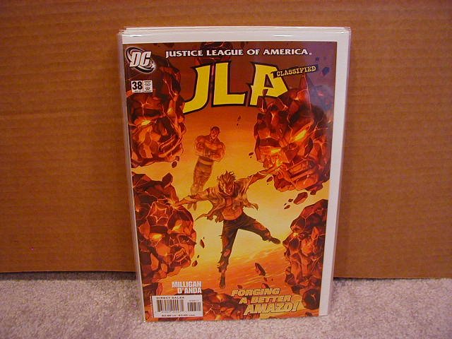 JUSTICE LEAGUE CLASSIFIED #38 NM