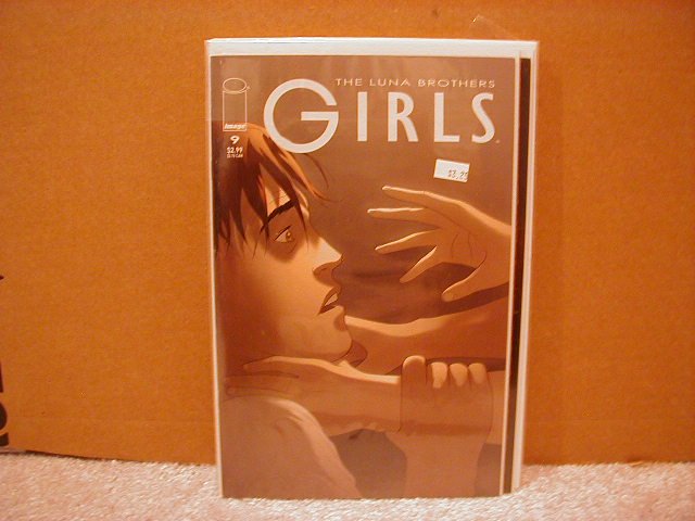GIRLS #9 VF/NM LUNA BROTHERS,SWORD