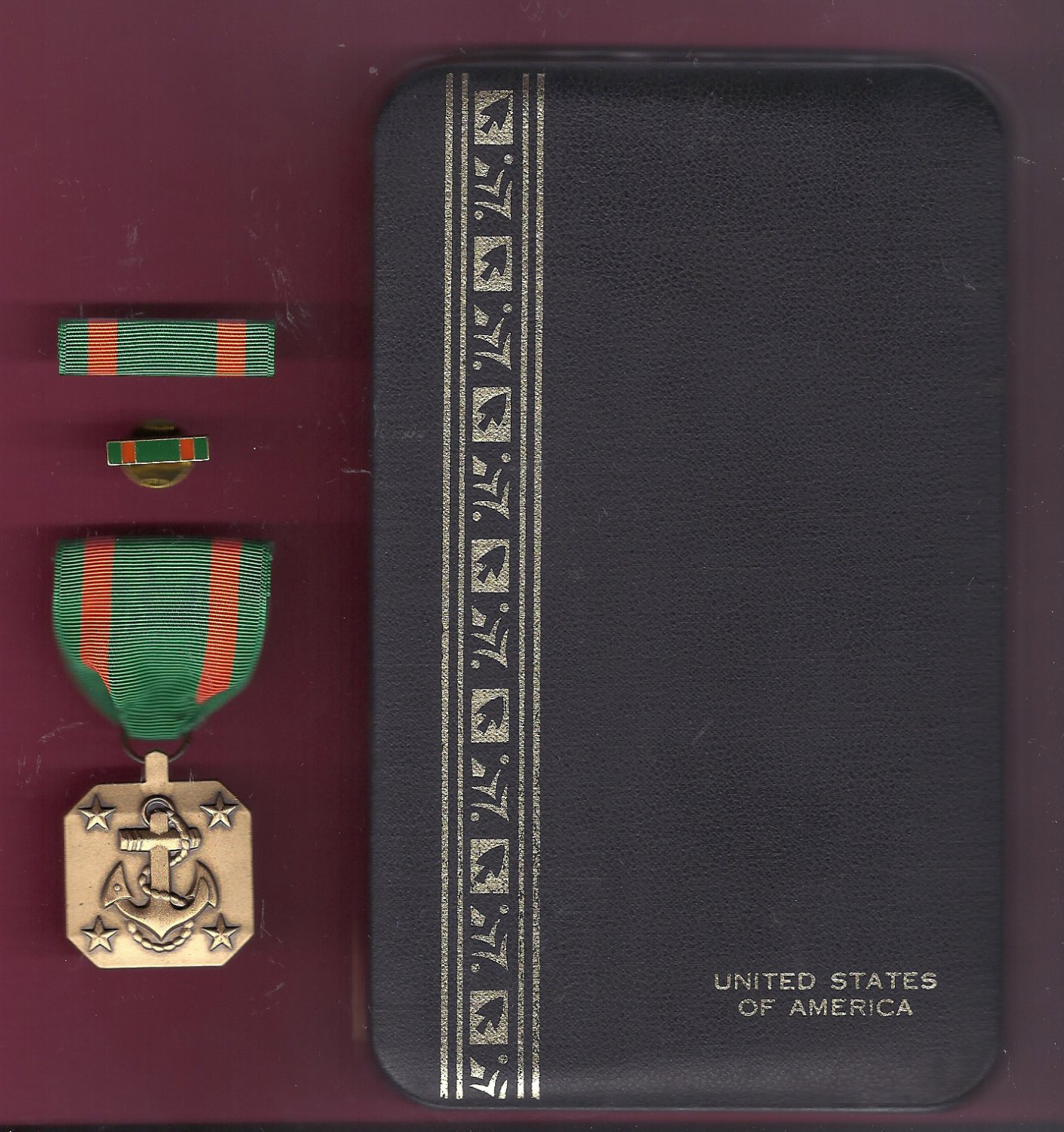 US Navy and Marine Corps Achievement Award medal in case with ribbon bar and lapel pin