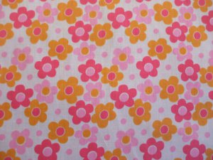 PINK DAISY PRINT POLY COTTON LARGE PRINT