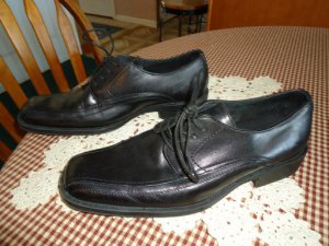 Mens Claiborne size 8 Dress Shoes VERY NICE