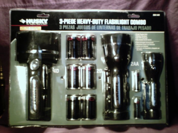 NIP Husky brand 3-Piece Heavy-Duty Flashlight Combo w/batteries