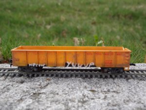 custom weather GRAFFITTIED STORAGE WARS dave hester yuup car ho scale
