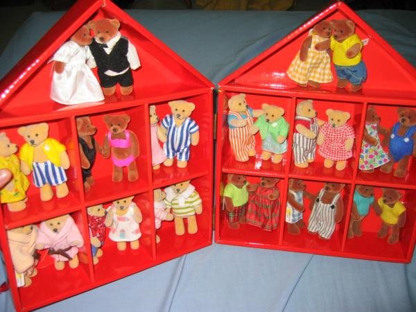 Brand New Tiny Bears Set