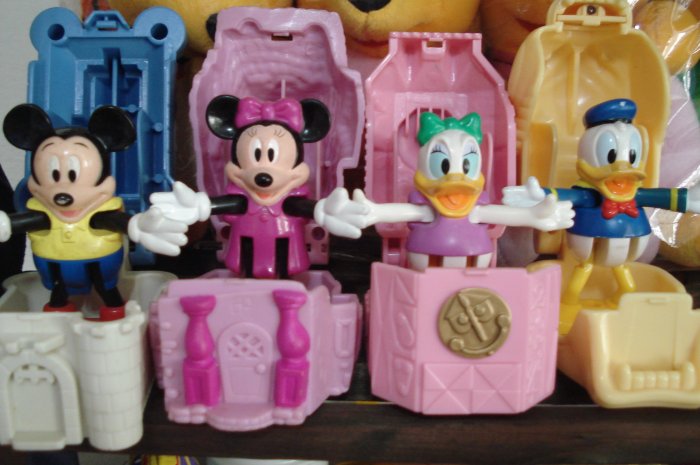 Macdonald Disneyland Full set