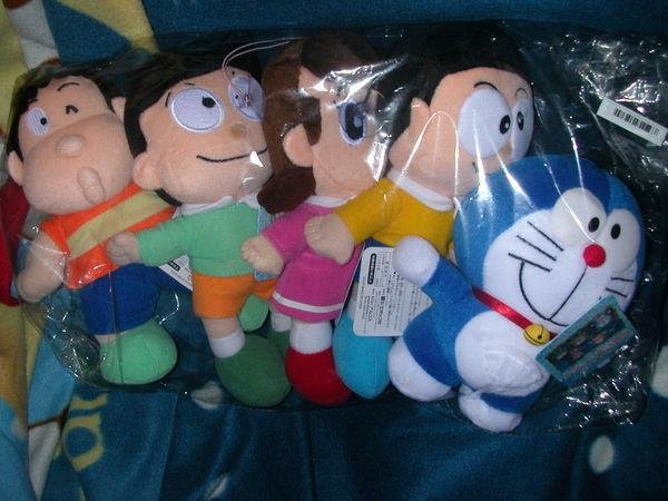 Brand New Complete set Doraemon and friends