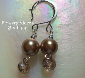 Gold pearl and gold crystal earrings