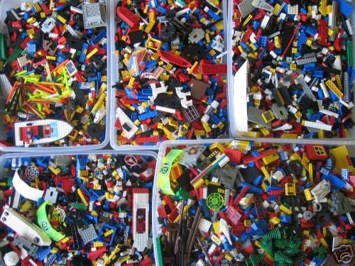 OVER 1 LB OF ASSORTED LEGOS *FREE SHIPPING TO U.S*