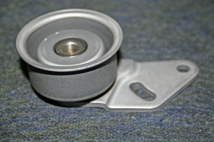 SUBARU 1.8 TIMING BELT TENSIONER 13070 AA001 NOS