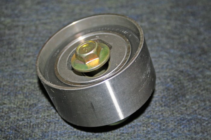 SUBARU 2.5 TIMING BELT TENSIONER NOS 13069 AA034 BRAND NEW