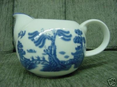 ROYAL DOULTON Antique WILLOW CREAMER JUG FINE CHINA PITCHER