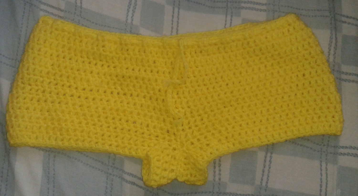 Crochet short pants
