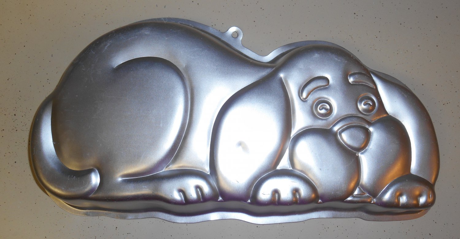 Wilton Cake Pan 21052430 Dog Mold Puppy Clifford 1986