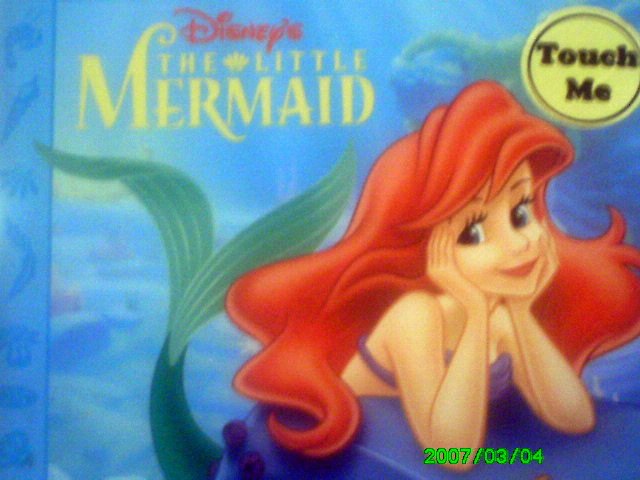 Touch me - Disney The Little Mermaid Book (Textured Pages)