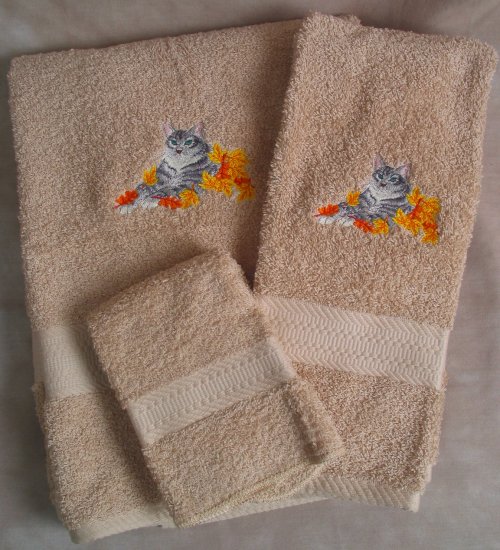 Embroidered Cat Autumn Leaves Tan Wash Hand Bath Towels Set
