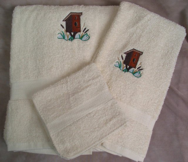 Embroidered Outhouse Bird House on Cream Wash Hand Bath Towels Set