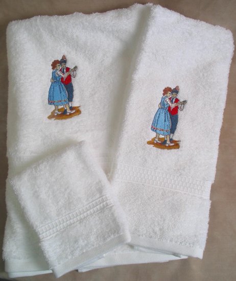 Embroidered Polka Dancers on White Wash Hand Bath Towels Set