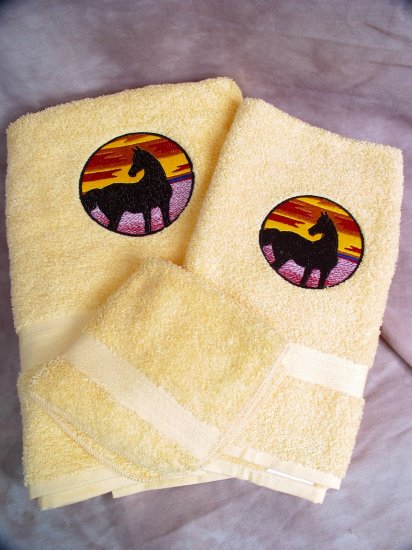 Embroidered Horse Silhouhette at Sunset on Yellow Wash Hand Bath Towel Set
