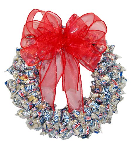 3 Musketeers' Wreath