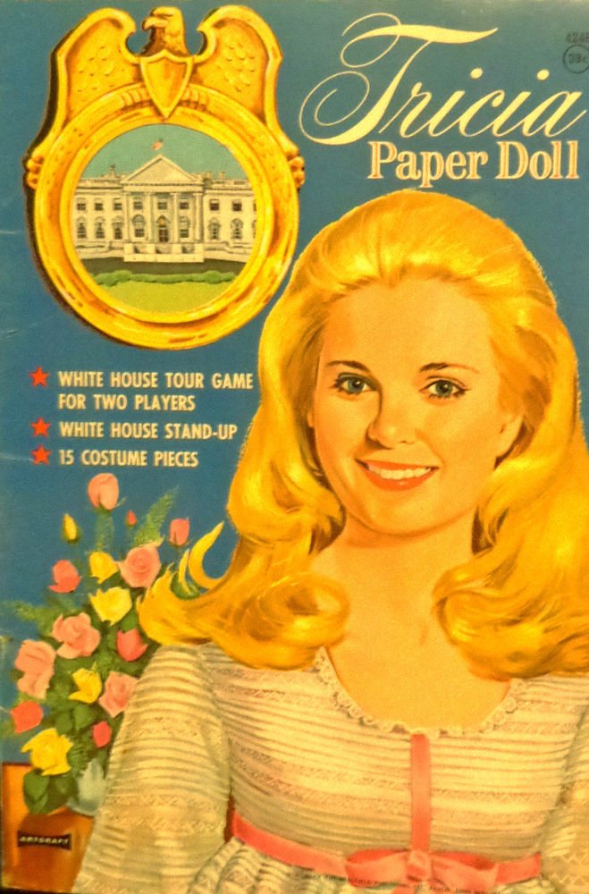 Vintage Uncut Artcraft Paper Dolls Tricia w/ White House Game, White House 1970
