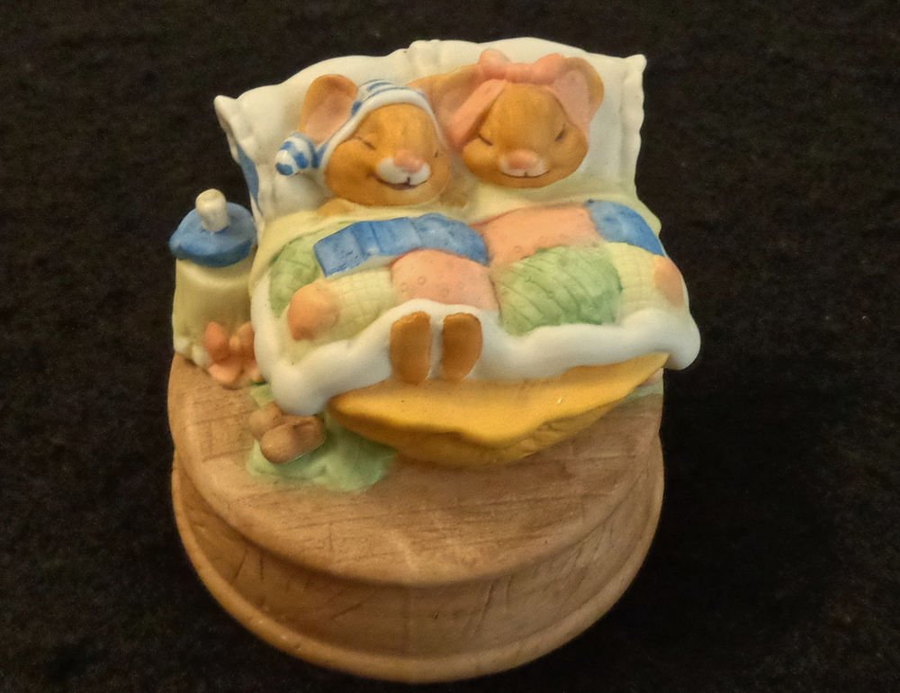 Music Box by San Francisco Music Box Company 1991 Plays "Love Me Tender" Works