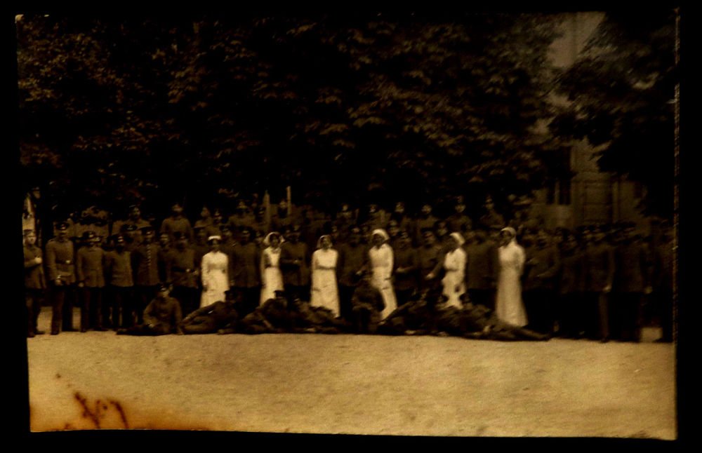 World War I Real People Postcard German Nurses and Soldiers Unused Divided Back