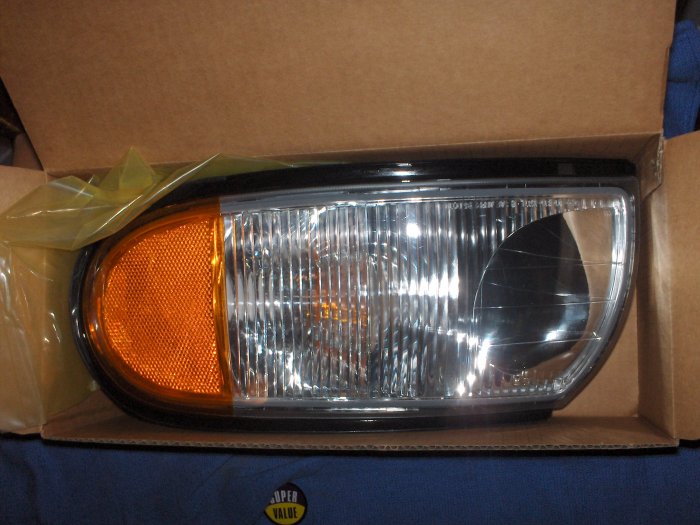 NISSAN QUEST 1996 97 98 + VILLAGER 1996 97 98 PARK LAMP LEFT SIDE