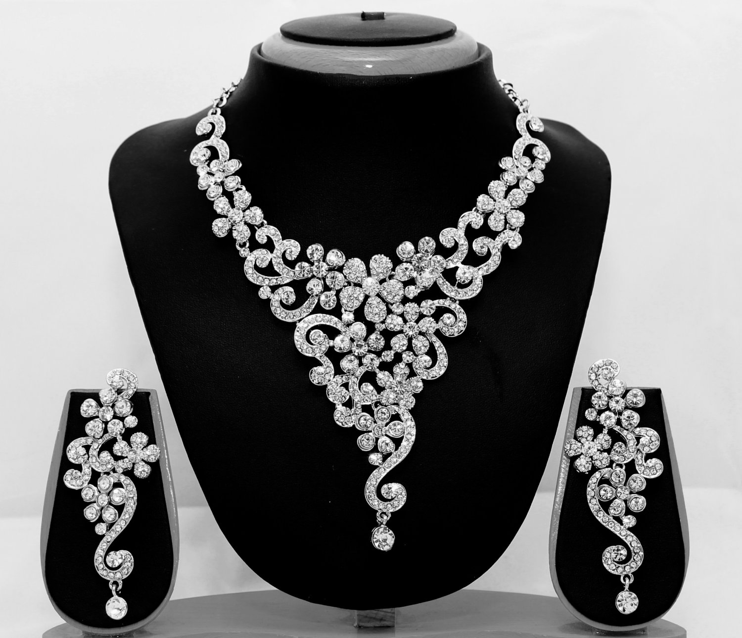 Designer Bollywood Indian Bridal Silver Necklace Earrings Tikka Jewellery Set