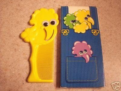 AVON POCKET PEEPER COMB WITH AN EYE FOR GOOD GROOMING