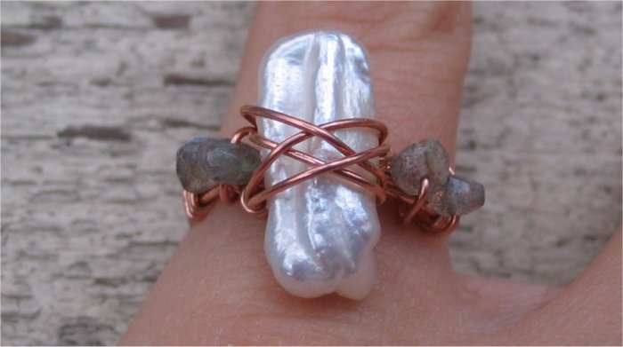 Stick Pearl ring