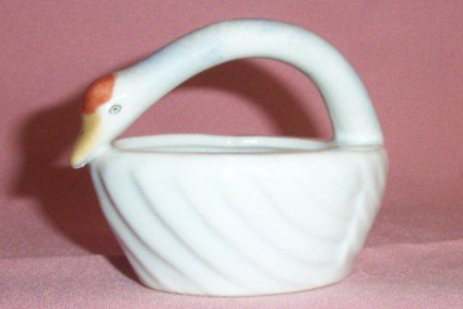 Vintage Small Ceramic SWAN ORNAMENT / DISH, Very Nice!