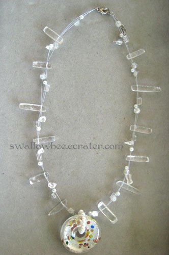 White Pendant Fashion Necklace