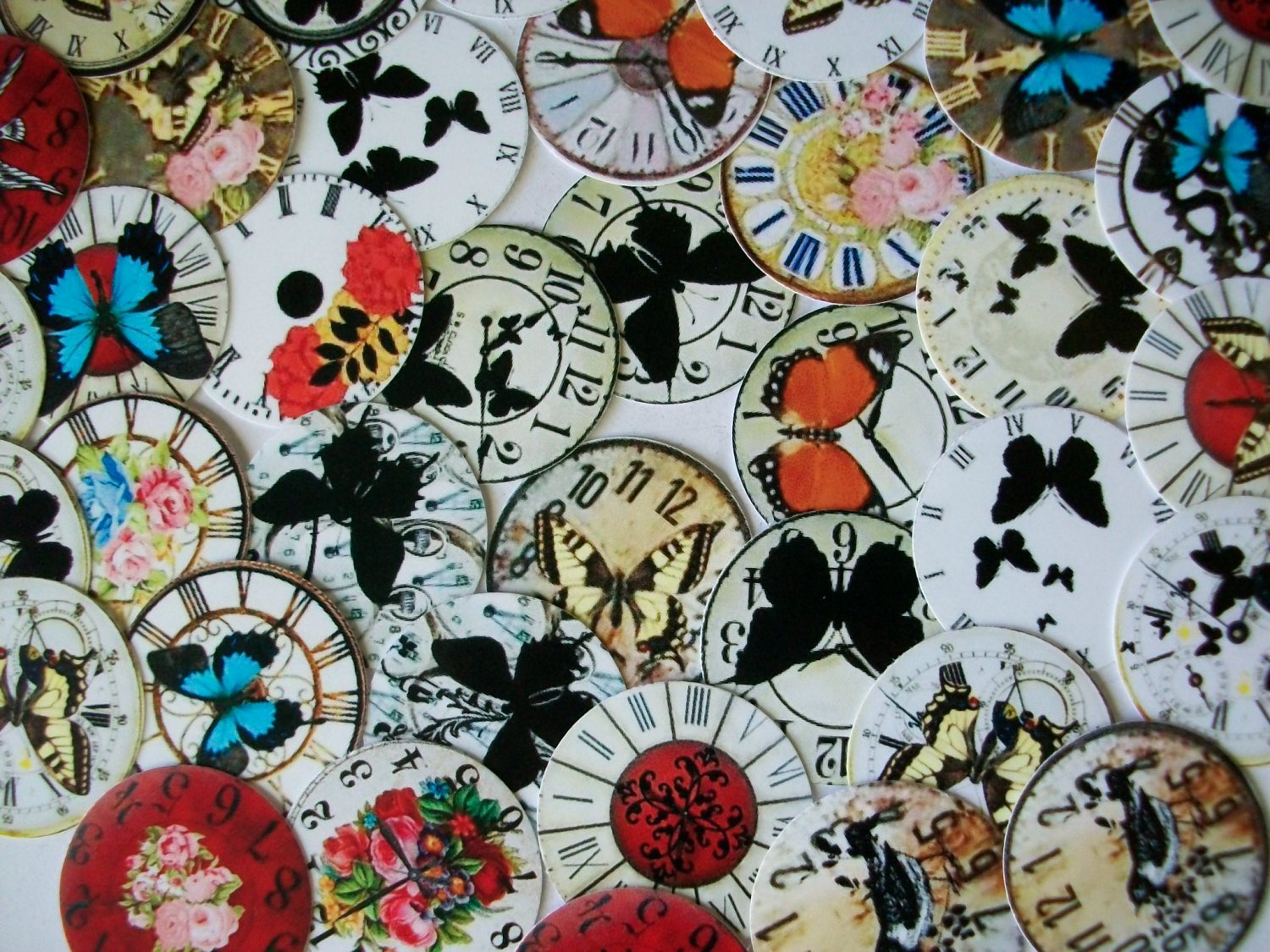 Antique Embellished Clocks 1" Round Images